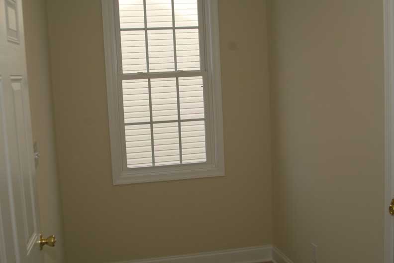 Second enlarged view of laundry room